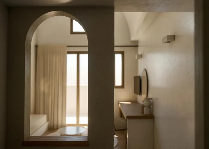 Tholaria Boutique 2*