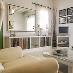 Tholaria Boutique 2*