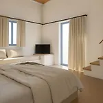 Tholaria Boutique 2*