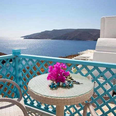 Tholaria Boutique