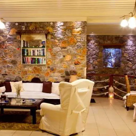 Hotel Tholaria Boutique 2*