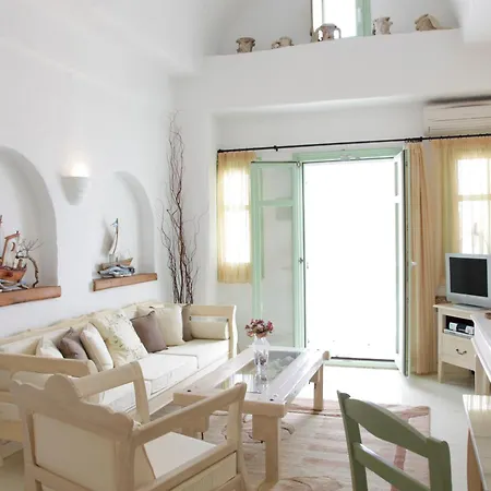 Tholaria Boutique Astypalaia