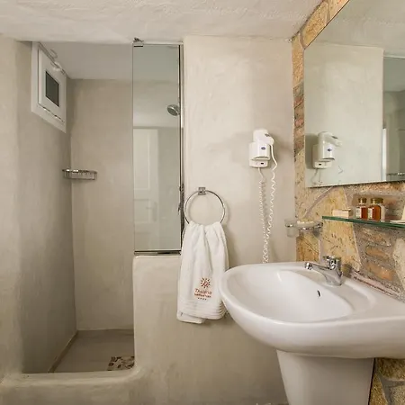 Tholaria Boutique 4*