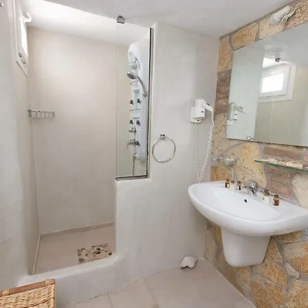 Tholaria Boutique 4*