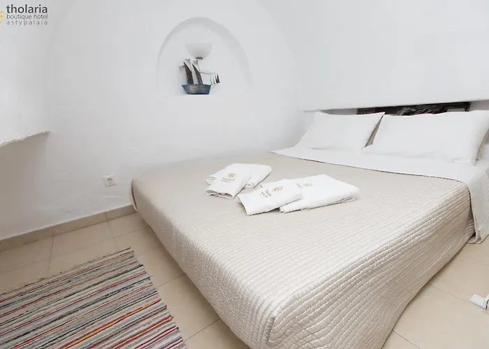 Tholaria Boutique 2*
