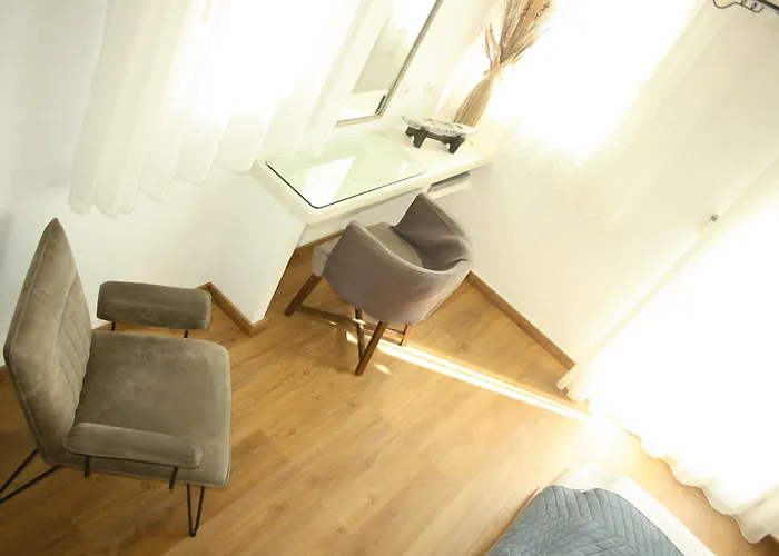 فندق Tholaria Boutique 2*