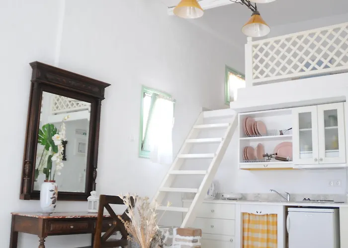 فندق Tholaria Boutique 2*