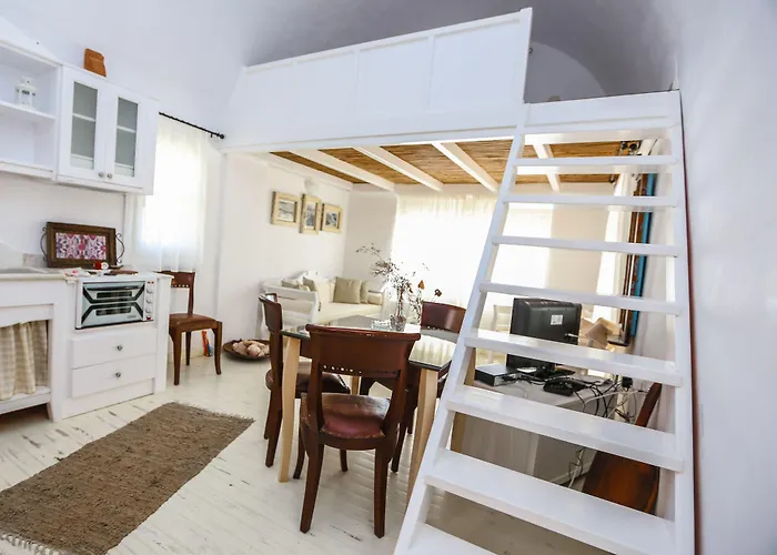 Tholaria Boutique فندق